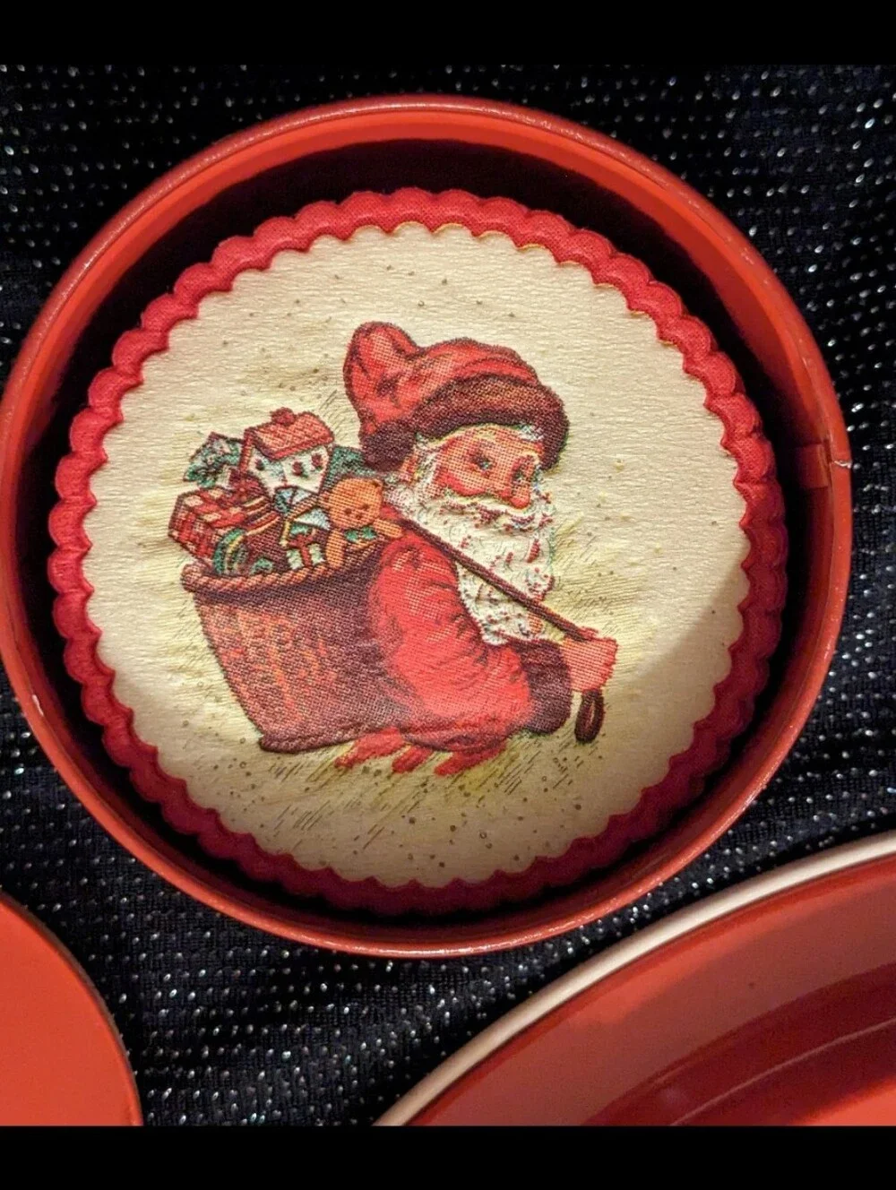 2 Vintage 1986 Potpourri Press Santa Claus Christmas Tins Serving Platter Jar